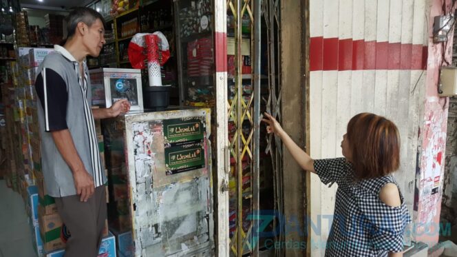 
					Toko Dibobol, Ribuan Rokok Senilai Rp 60 Juta Amblas