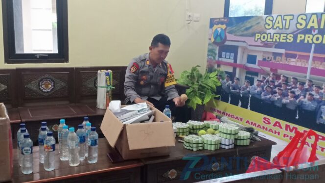 
					Gerebek Pengoplos Miras, Polisi Temukan Bondet