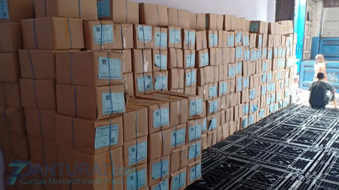 
					KPU Terima Kekurangan Surat Suara