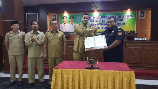 
					Pemkot Probolinggo Teken MoU Percepatan Mal Pelayanan Publik