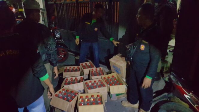 
					Ramadan Miras Marak, Satpol PP Jatim Turun ke Probolinggo