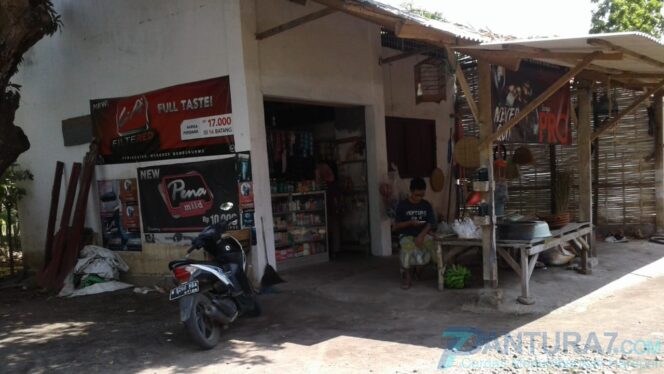 
					Ditinggal Beli Makanan, Sepeda Motor Raib