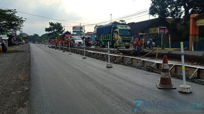 
					Awas! Jalur Pantura Probolinggo-Banyuwangi Bergelombang