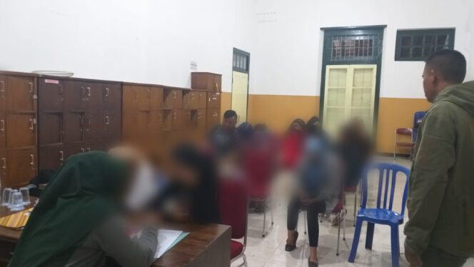 
					Mendekati Ramadan, Pol PP ‘Bersih-bersih’ Pekat