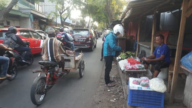 
					Pedagang Bunga Menjamur Mendekati Lebaran