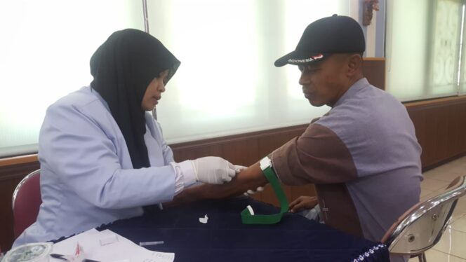 
					Jarang Kontrol, Dinkes Kota Probolinggo Cek HIV Suami-Bumil 