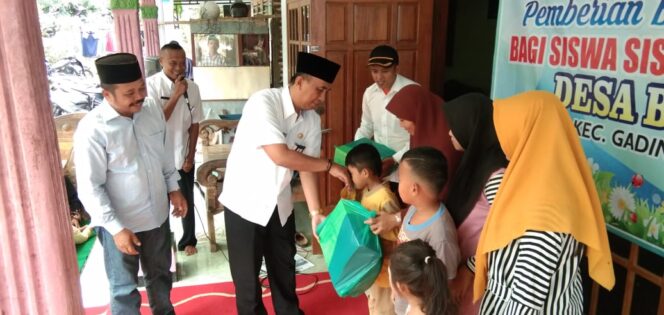 
					Tak Terima PKH, 1.900 Siswa di Gading Dapat Bantuan