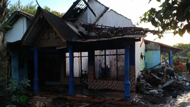 
					Terjadi Konsleting Listrik, Rumah di Lemahkembar Terbakar