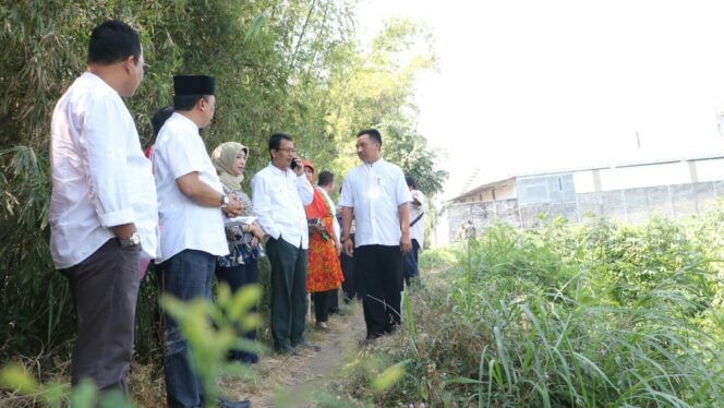 
					Peninjauan lahan untuk pembangunan rumah sakit baru di Kota Probolinggo, beberapa waktu lalu. (Foto : Dok) 