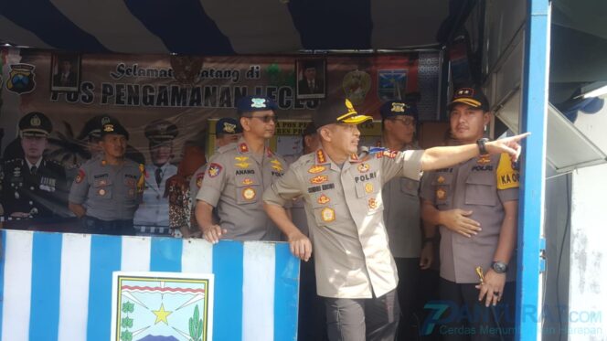 
					Kabaharkam Polri Cek Arus Mudik di Tol Paspro