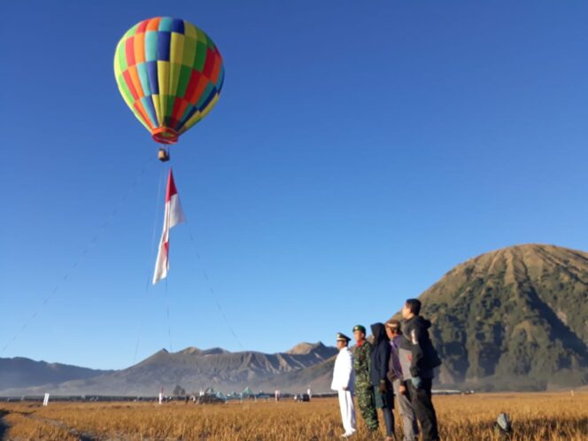 
					Yukh ke Bromo, Menikmati Alam Melalui Balon Udara