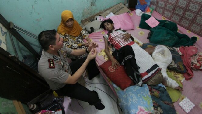 
					Suntikan Motivasi Untuk Henri, Remaja Penderita Kanker Tulang di Mayangan
