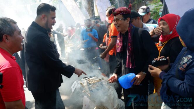 
					Festival Ikan Asap Tembus Rekor MURI
