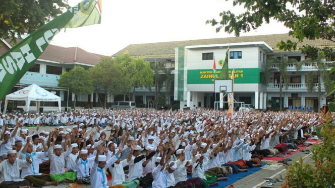 
					Kemarau Panjang, Pesantren Genggong Gelar Salat Istisqa