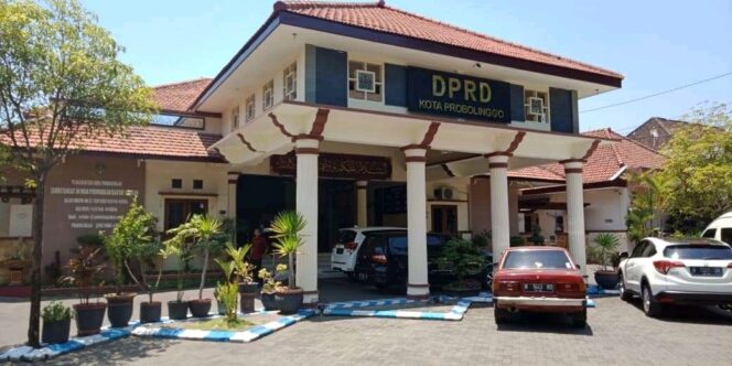 
					Anggaran Perdin dan RTLH Pemkot Probolinggo Disorot Gubernur Jatim