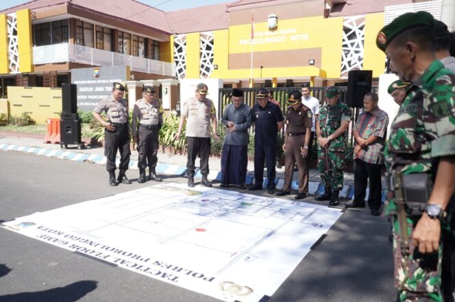 
					Petugas Gabungan  Kota Probolinggo Siaga Jelang Pelantikan Presiden