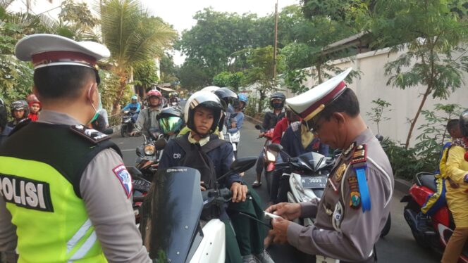 
					Hari Pertama Operasi Zebra, Puluhan Kendaraan Kena Tilang