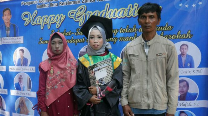 
					Mengenal Yulia Citra, Anak Buruh Tani yang Meraih IPK Tertinggi di INZAH