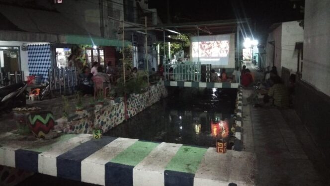 
					Dulu Bau, ‘Kali Banger’ Kini jadi Ajang Nobar