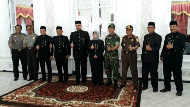 
					Pelantikan Sekda Tertutup, Ada Apa?