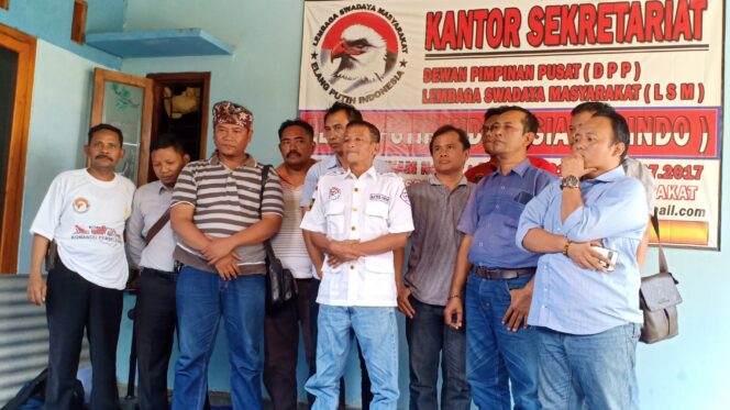 
					LSM Elang Putih Bantah Anggotanya Peras Kades Dawuhan