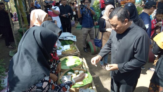
					Lestarikan Budaya, Pasar Tradisional Dibuka
