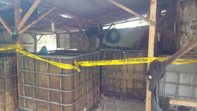 
					Jadi Tempat Penimbunan Solar, Bangunan Semi Permanen Disegel Polisi