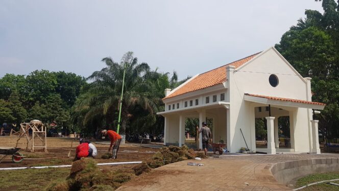 
					Proyek Alun-alun Tak Selesai, Akan Teken Kontrak Ulang