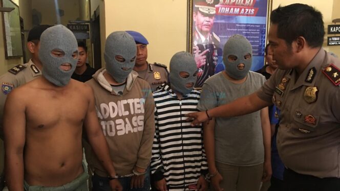 
					Polisi Tangkap 7 Kawanan Motor Perusak Warkop
