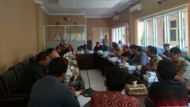 
					PT AFU Dipanggil Komisi III, DLH Jatim Beri Sanksi