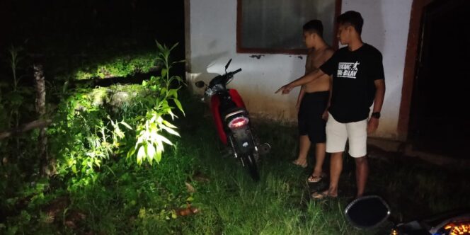 
					Berteduh Saat Hujan, Motor Raib