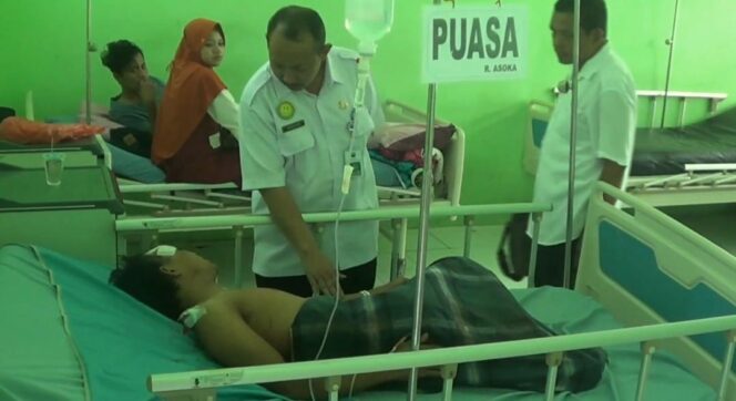 
					Suami yang Dibacok Istrinya Jalani Operasi