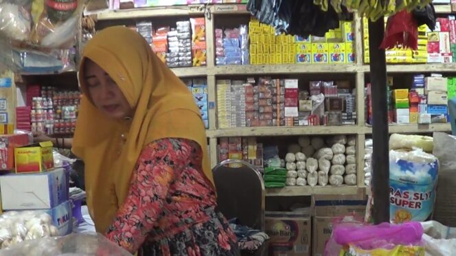 
					Harga Gula Terus Meroket, Pembeli Mengeluh