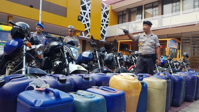
					Borong Premium, 16 Ranmor Diamankan Polisi