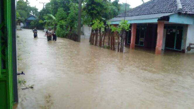 
					Banjir di Wilayah Tongas, Satu Orang Meninggal Dunia