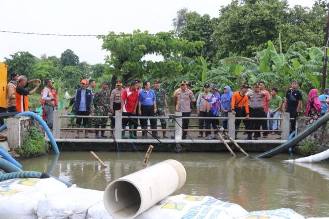 
					Atasi Banjir Tanggulangin, Pemkab Sidoarjo Segera Normalisasi Sungai dan Bongkar Bangunan Liar