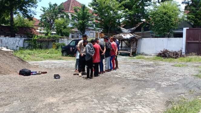 
					Hadang Truk di Jalur Pantura, 7 Anjal Diamankan