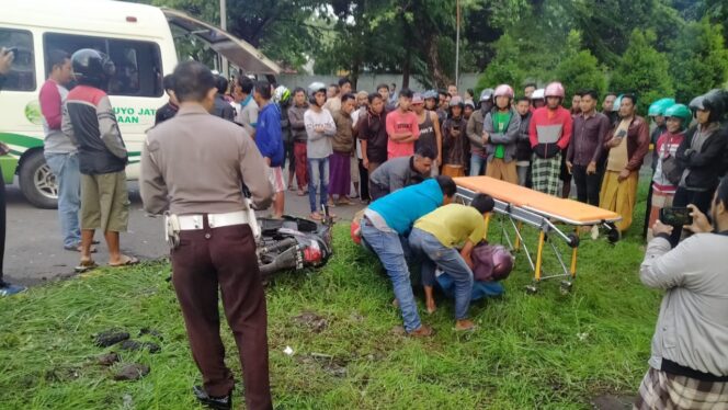 
					Antar Anak Kerja, Pria Asal Besuk Meninggal Ditabrak Alphard