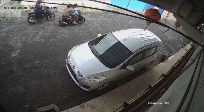
					Emak-emak di Kanigaran Kena Jambret, Aksi Pelaku Terekam CCTV
