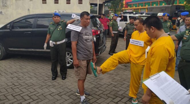 
					3 TSK Pengeroyokan di Wonoayu Jalani Reka Ulang, Peragakan 15 Adegan