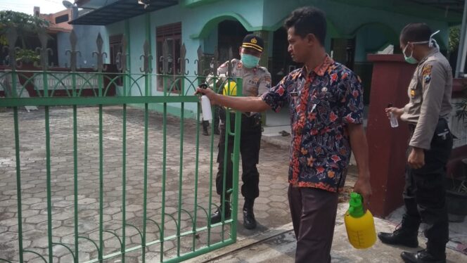 
					Perangi Covid-19, Rumah Ibadah Hingga Pabrik Disterilkan