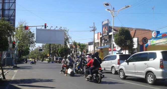 
					Perangi Covid-19, Traffic Light Dilengkapi Voice Recorder
