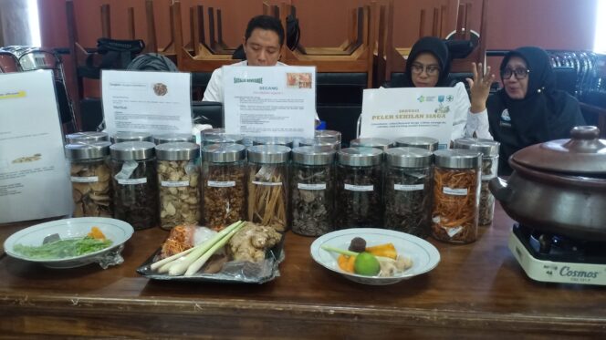 
					Ingin Kebal dari Virus Corona? Yukh Rutin Minum Empon-empon