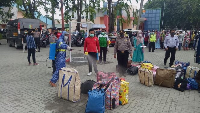 
					Hendak Pulang, Santri Ponpes Amanatul Ummah Disterilisasi