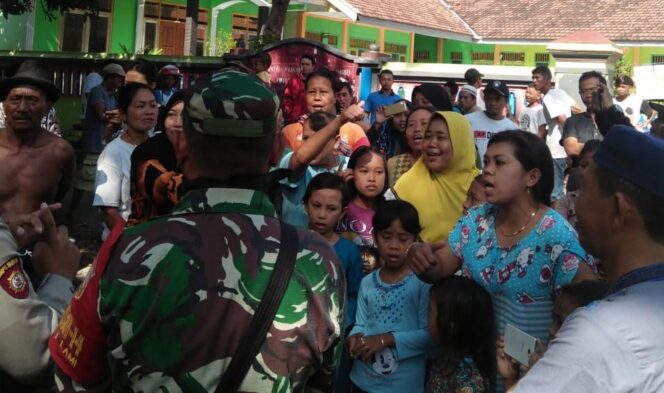 
					Warga Sindetlami Tolak Gedung SD Jadi Lokasi Karantina