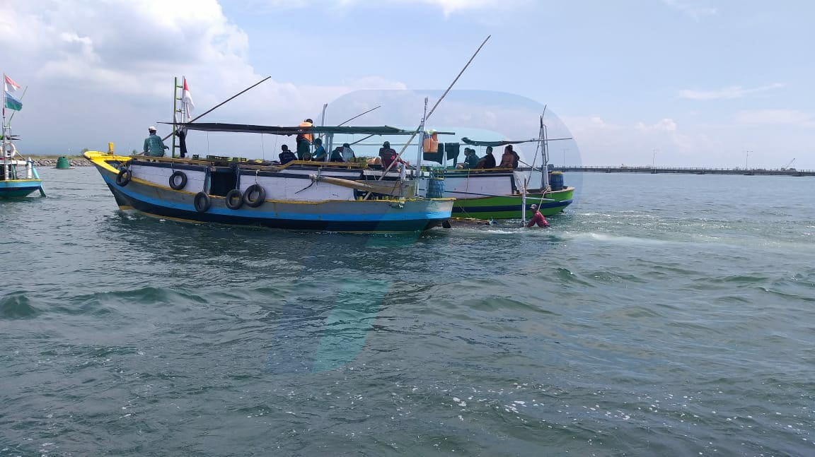  Kapal Nelayan  Tenggelam di Perairan Gili 2 ABK Selamat 
