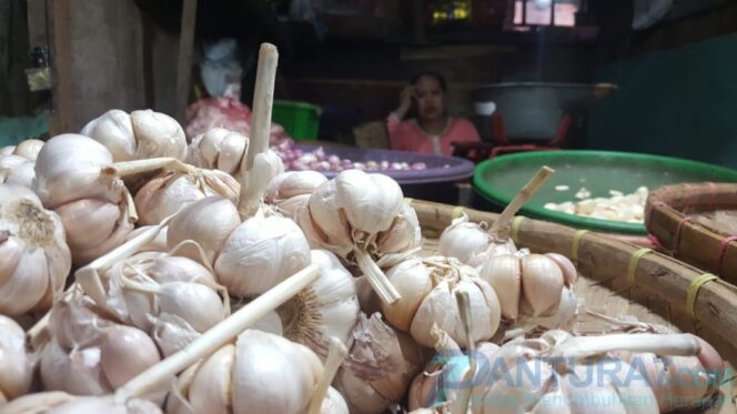 
					Jelang Lebaran, Harga Bawang Putih ‘Anteng’