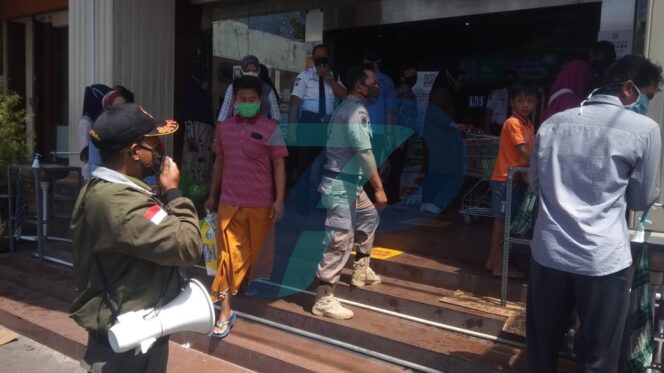 
					Sepertiga Ramadhan, Pusat Perbelanjaan Diserbu Pembeli