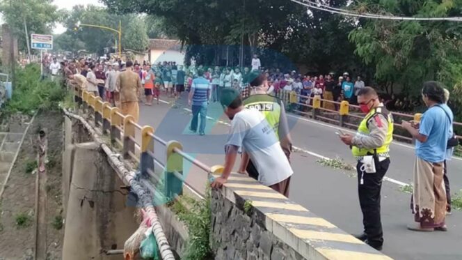
					Penyangga Jembatan Kedungasem Ambrol, Diberlakukan Buka Tutup