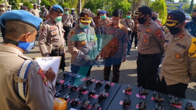 
					Mendekati Lebaran, Senpi dan Kendaraan Polisi Diperiksa